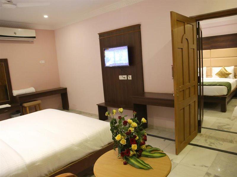 Hotel Poppys S.E.T Residency Kumbakonam Zewnętrze zdjęcie