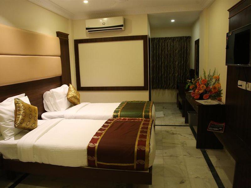 Hotel Poppys S.E.T Residency Kumbakonam Zewnętrze zdjęcie